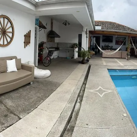 Hostel Las Palmas Vilcabamba Exterior photo