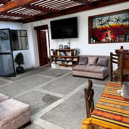 Hostel Las Palmas Vilcabamba Exterior photo